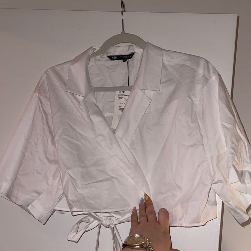 NWT Zara wrap top, so crisp!